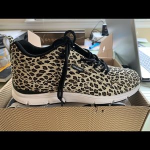 Gourmet leopard print sneakers
